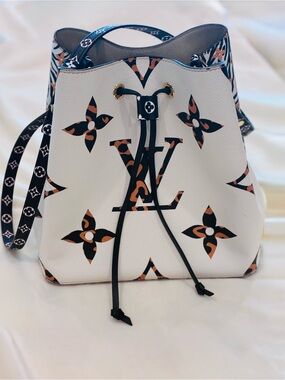 Louis Vuitton Limited Edition NeoNoe Jungle Monogram.